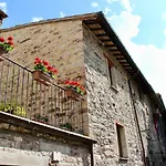 Red House * Gubbio